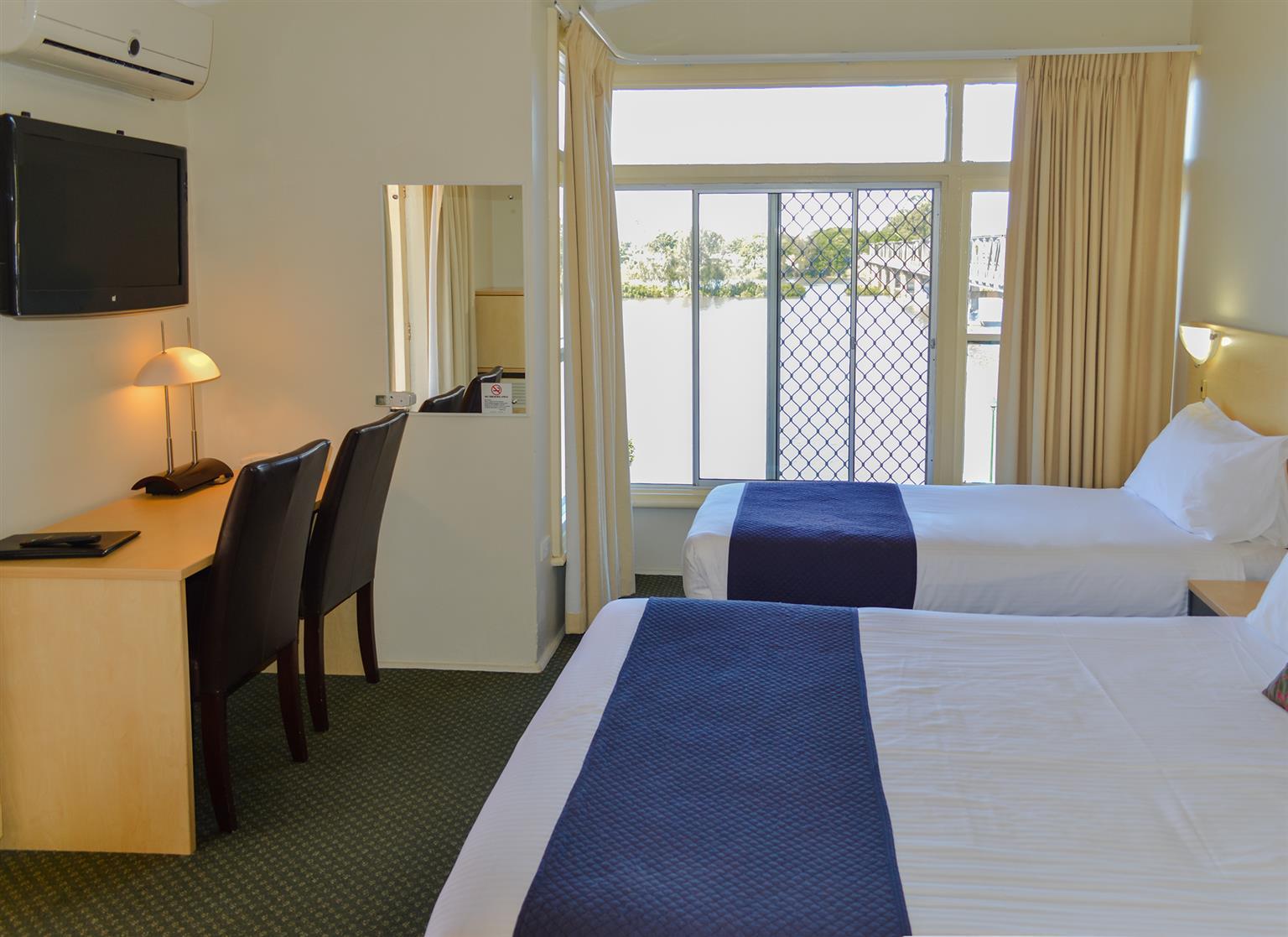 Taree Motor Inn Bagian luar foto